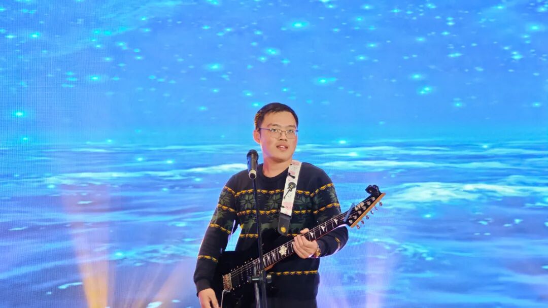 嘉戎技術(shù)2025年終總結(jié)暨年會(huì) 嘉戎技術(shù)2025年終總結(jié)暨年會(huì)